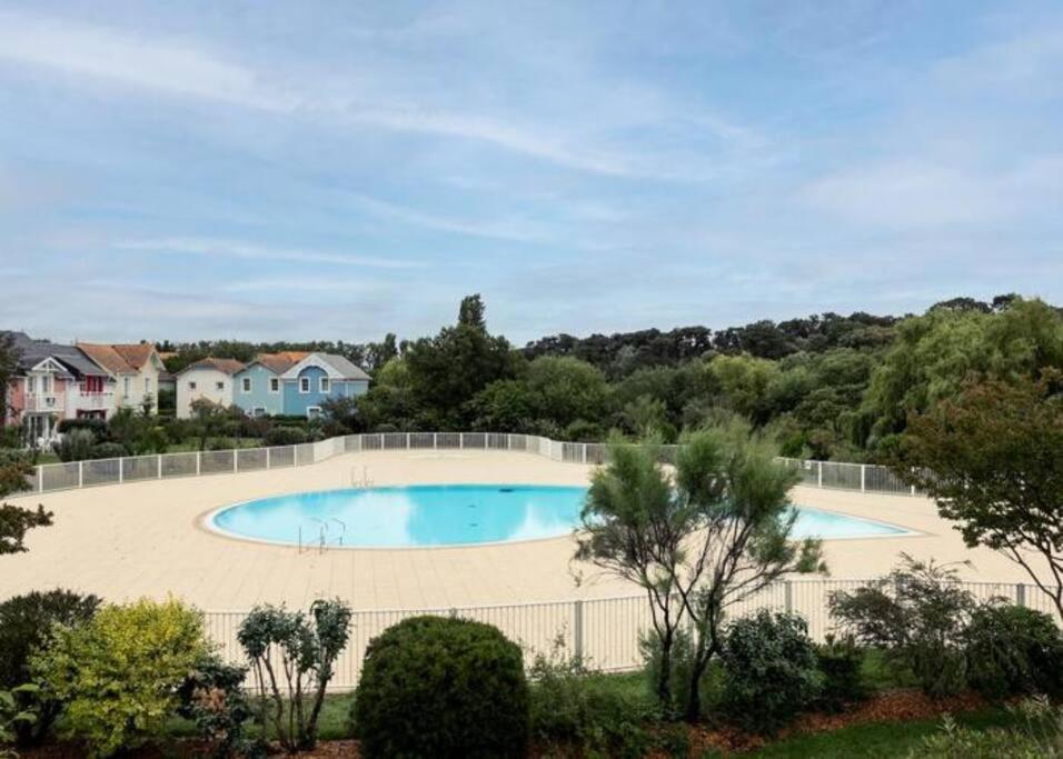 Charmante Maison De Vacances Avec Acces Piscine Talmont-Saint-Hilaire 外观 照片